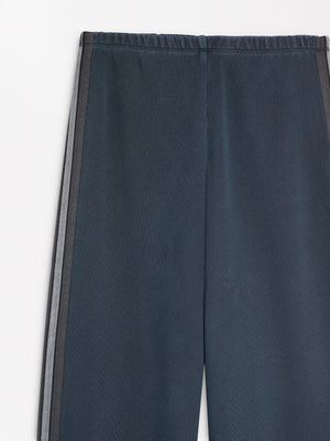 Loose-Fitting Trousers With Elastic Waistband