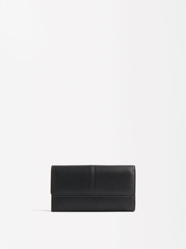 Wallet With Flap Closure