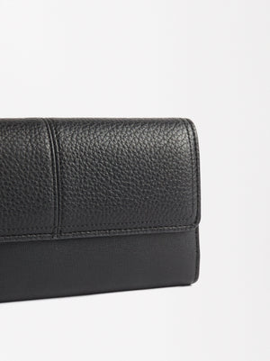 Wallet With Flap Closure