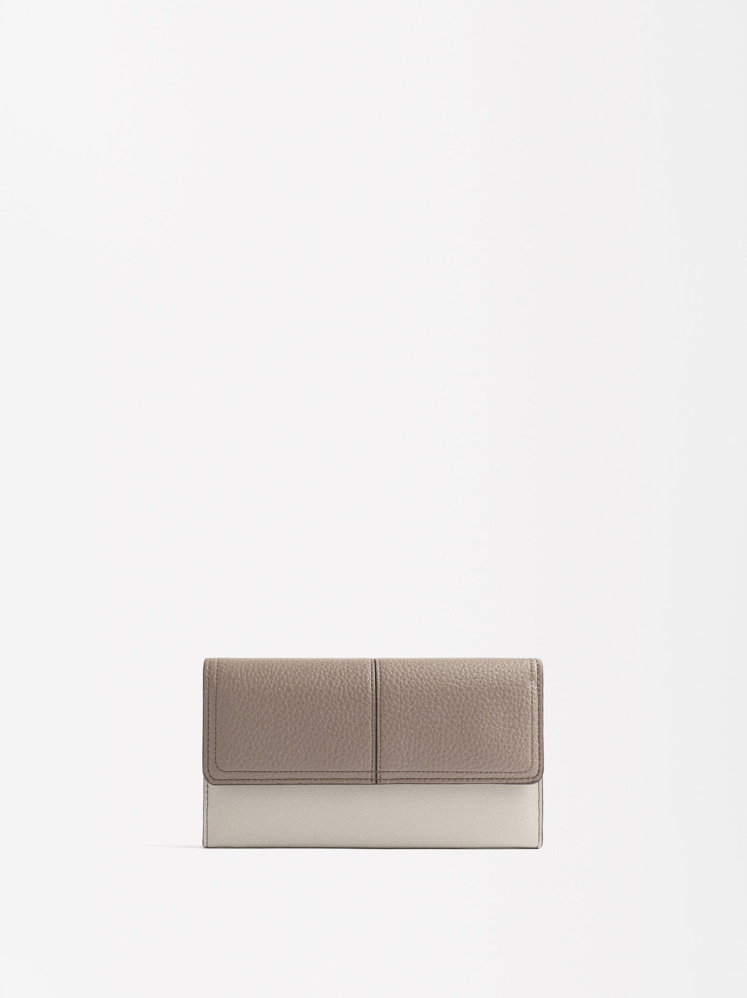 Wallet With Flap Closure