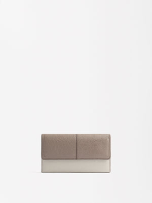 Wallet With Flap Closure