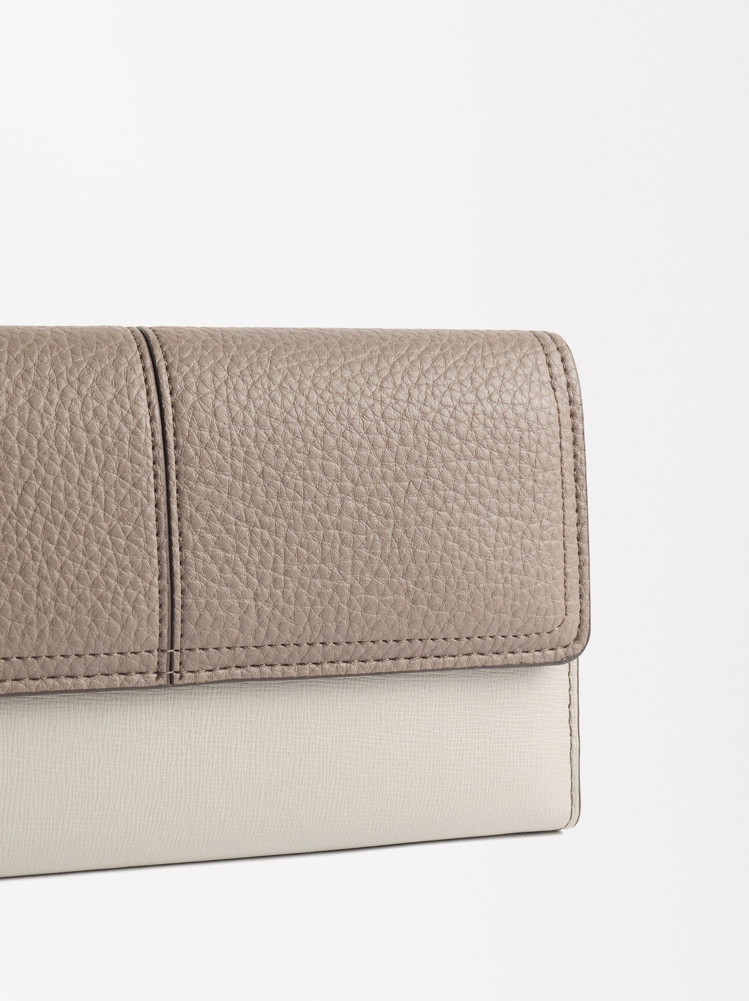 Wallet With Flap Closure