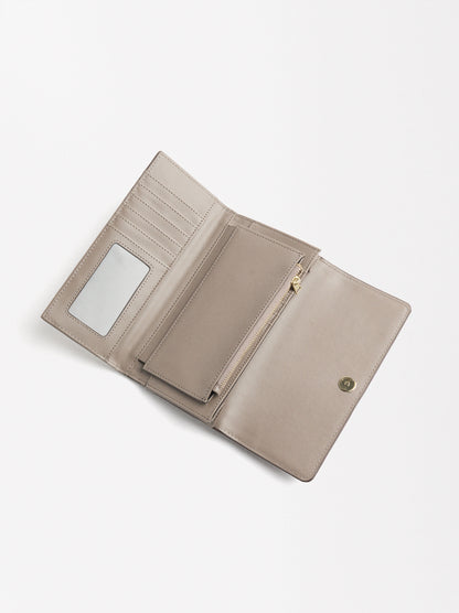 Wallet With Flap Closure
