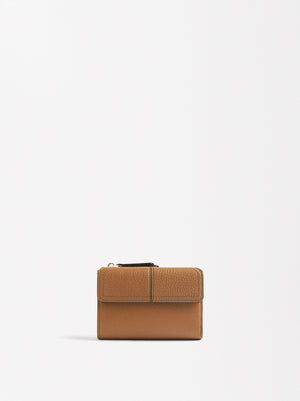 Wallet With Flap Closure