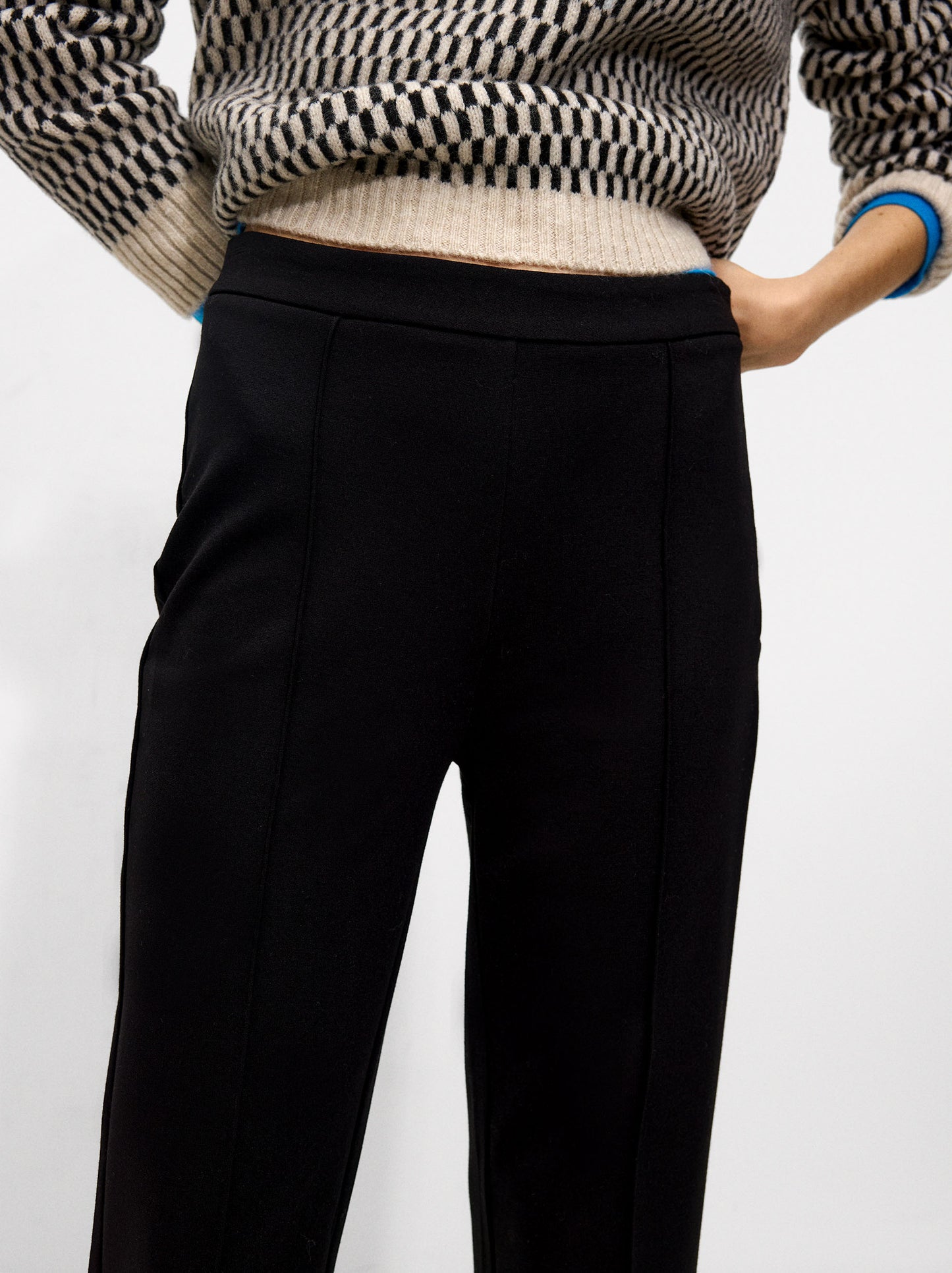 Trousers With Stitching Detail
