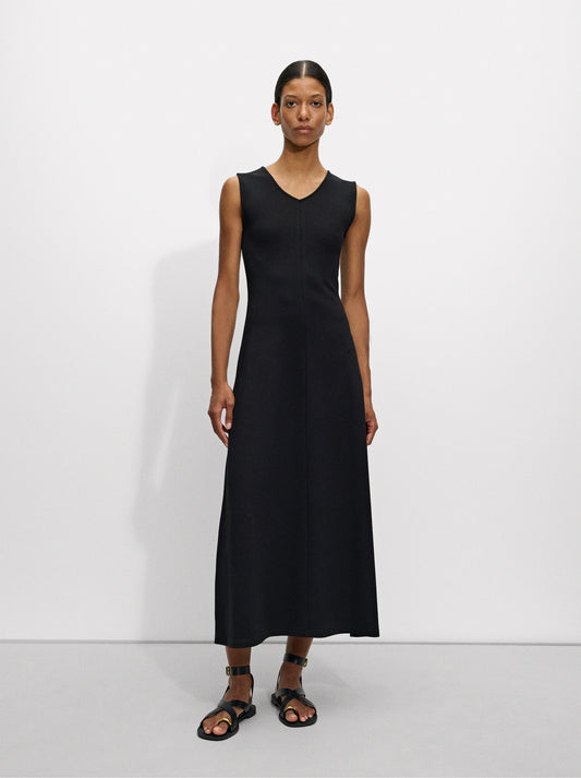 Long Dress With Sleeveless Design