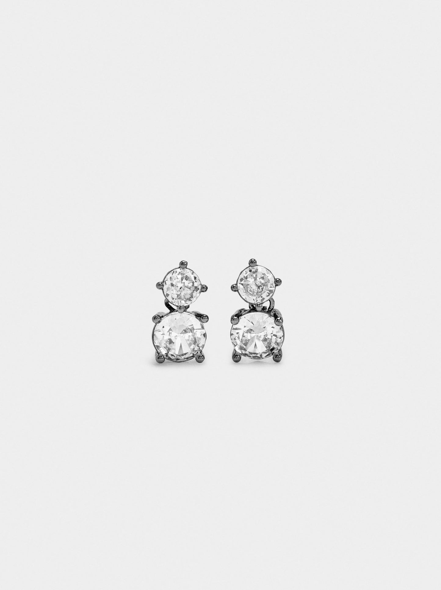 Short Earrings With Zirconia