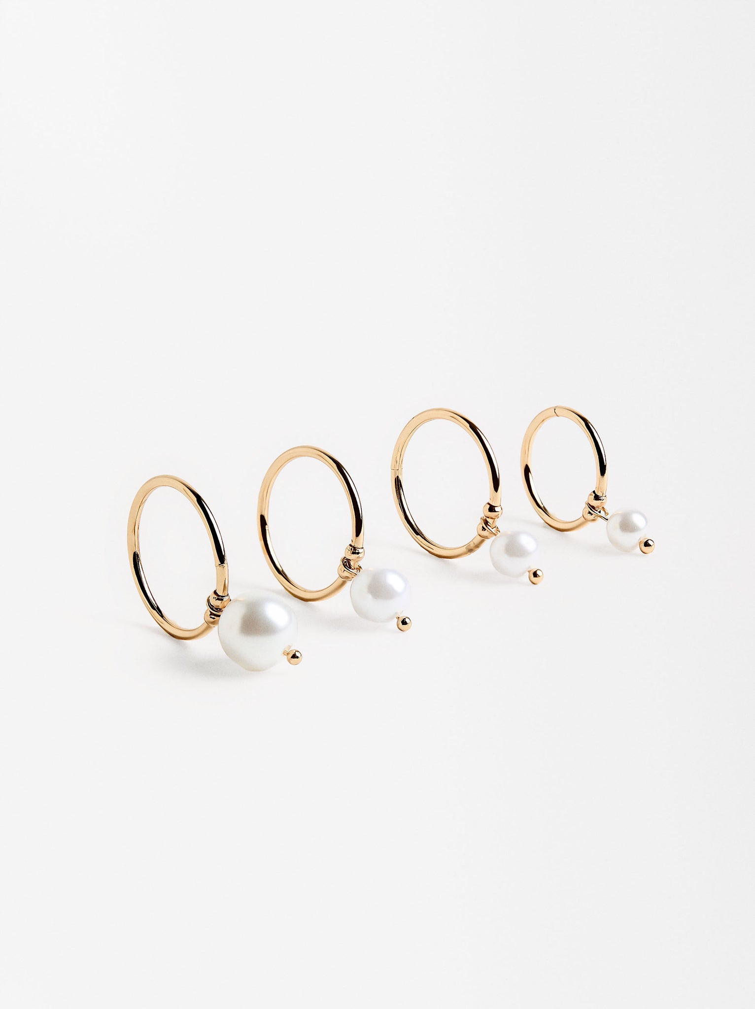 Set Of Rings With Pearl