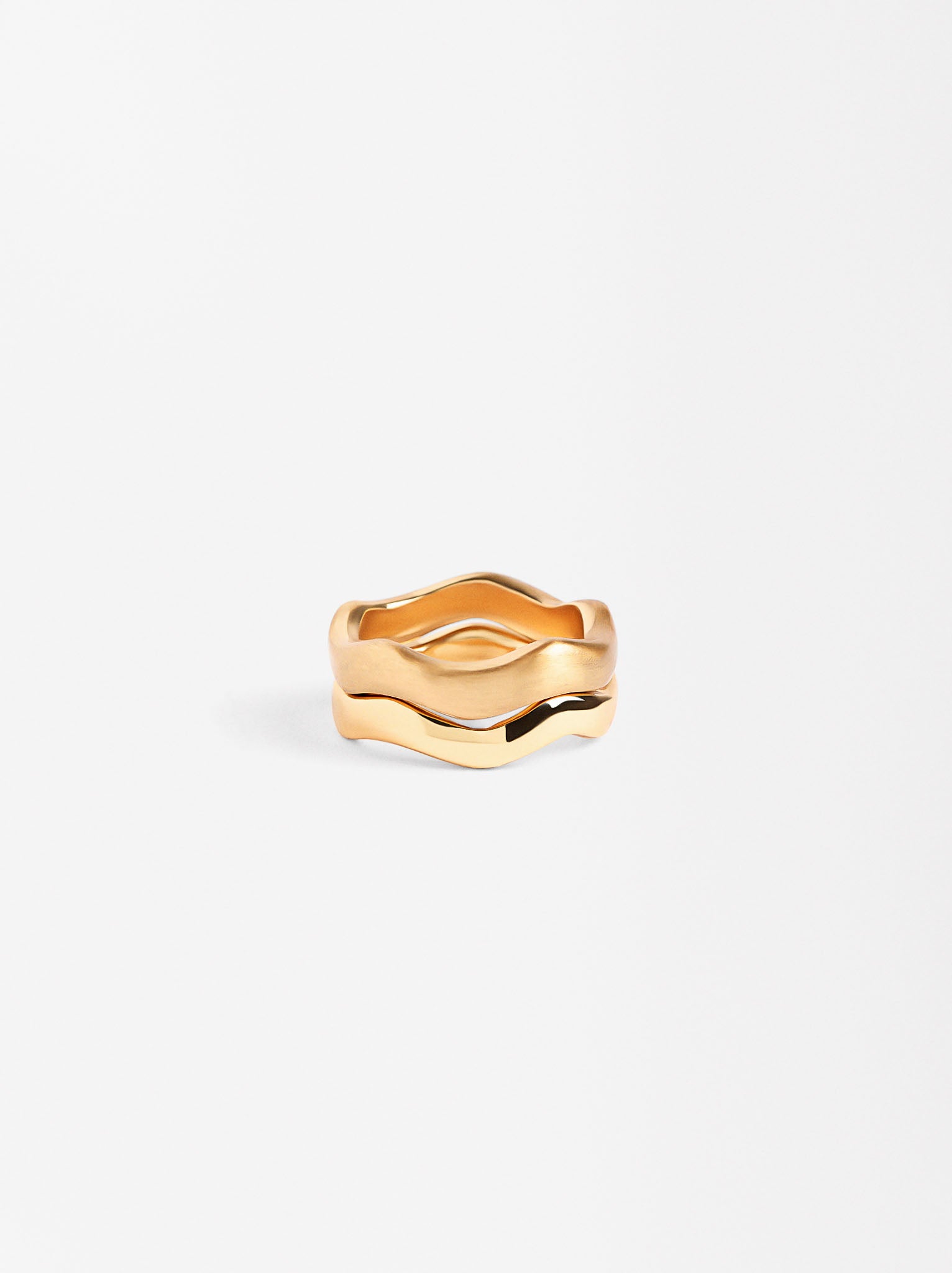 Set Of Rings With Waves