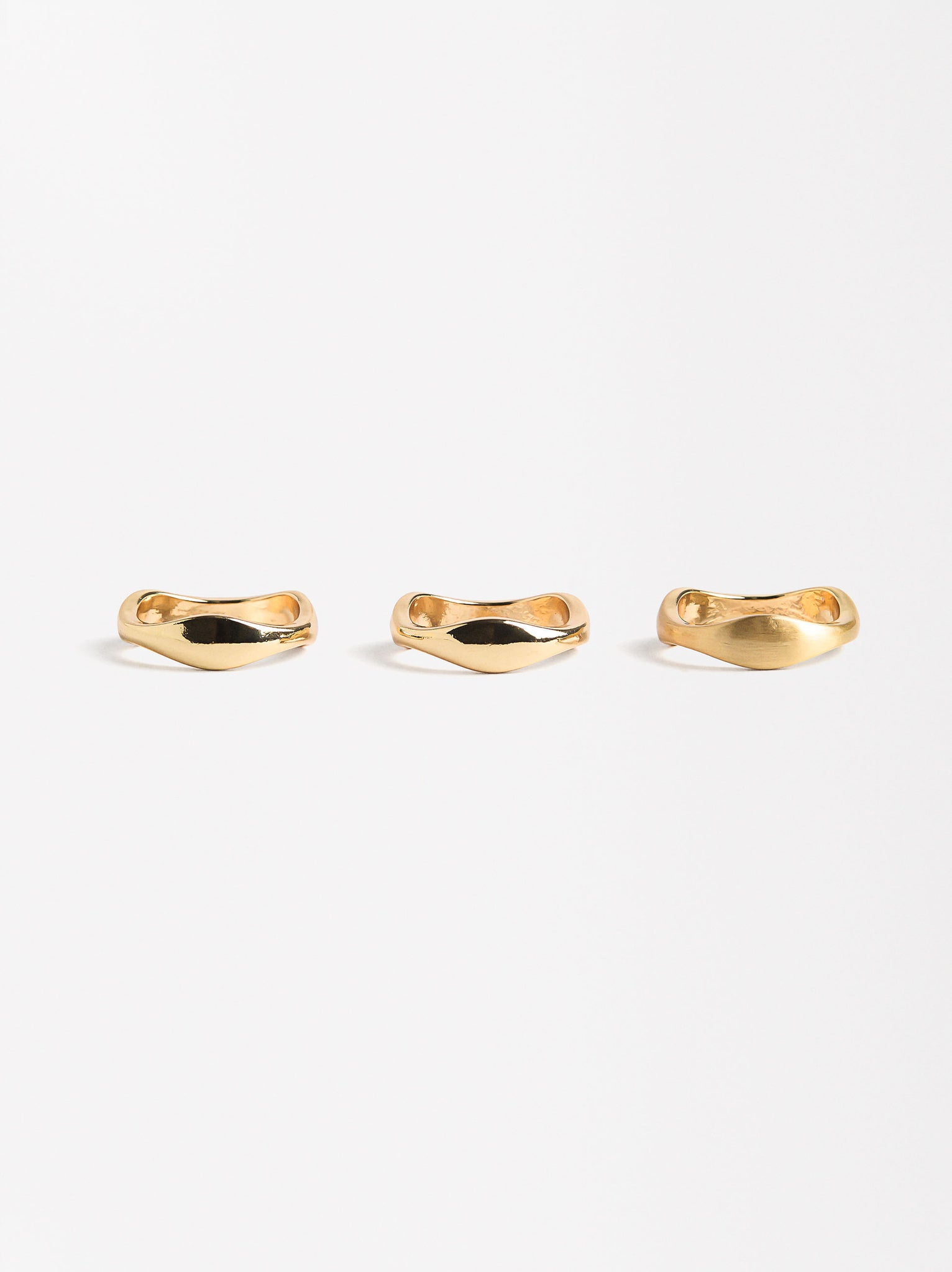 Set Of Wavy Rings