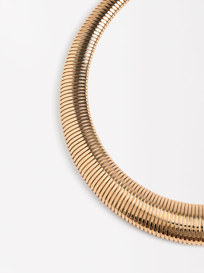 Short Necklace With Snake Chain