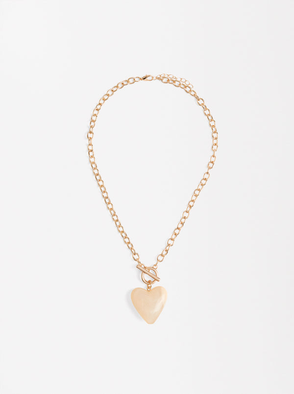 Short Necklace With Heart Pendant