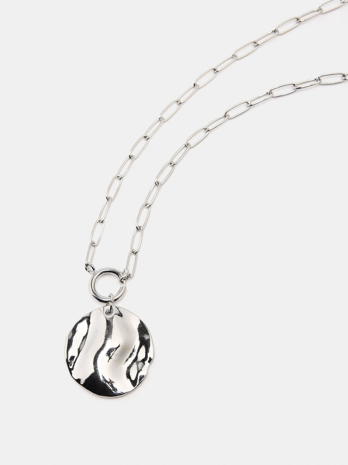 Necklace With Round Pendant