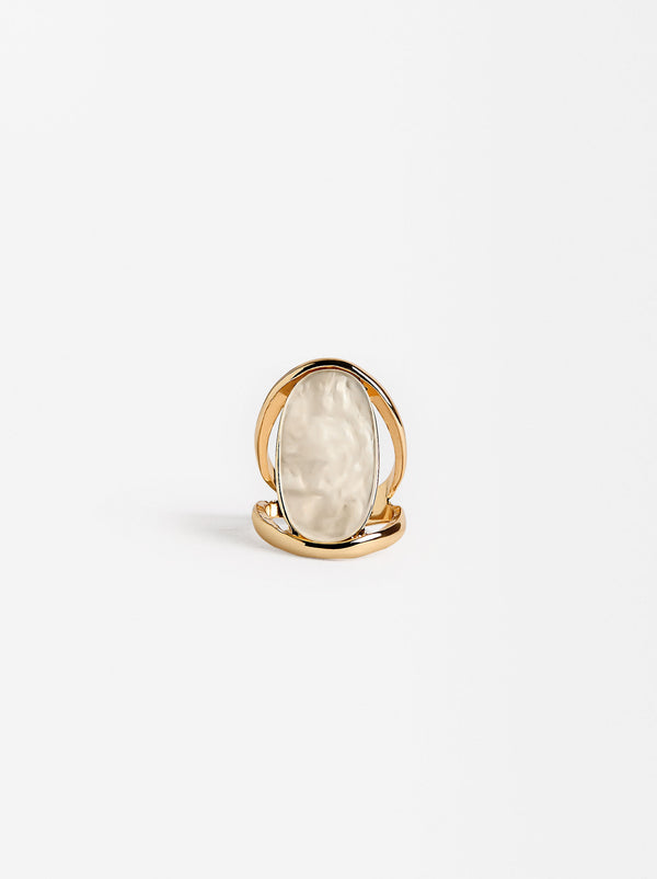 Oval Pearl Detail Ring