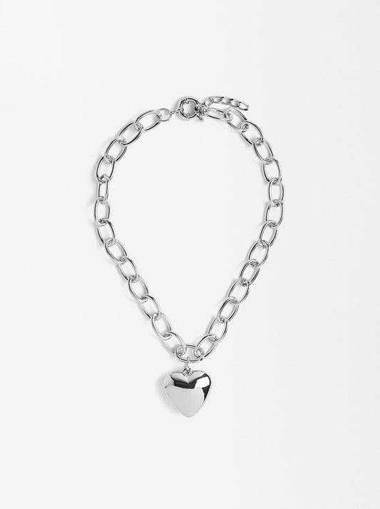Short Necklace With Heart Links