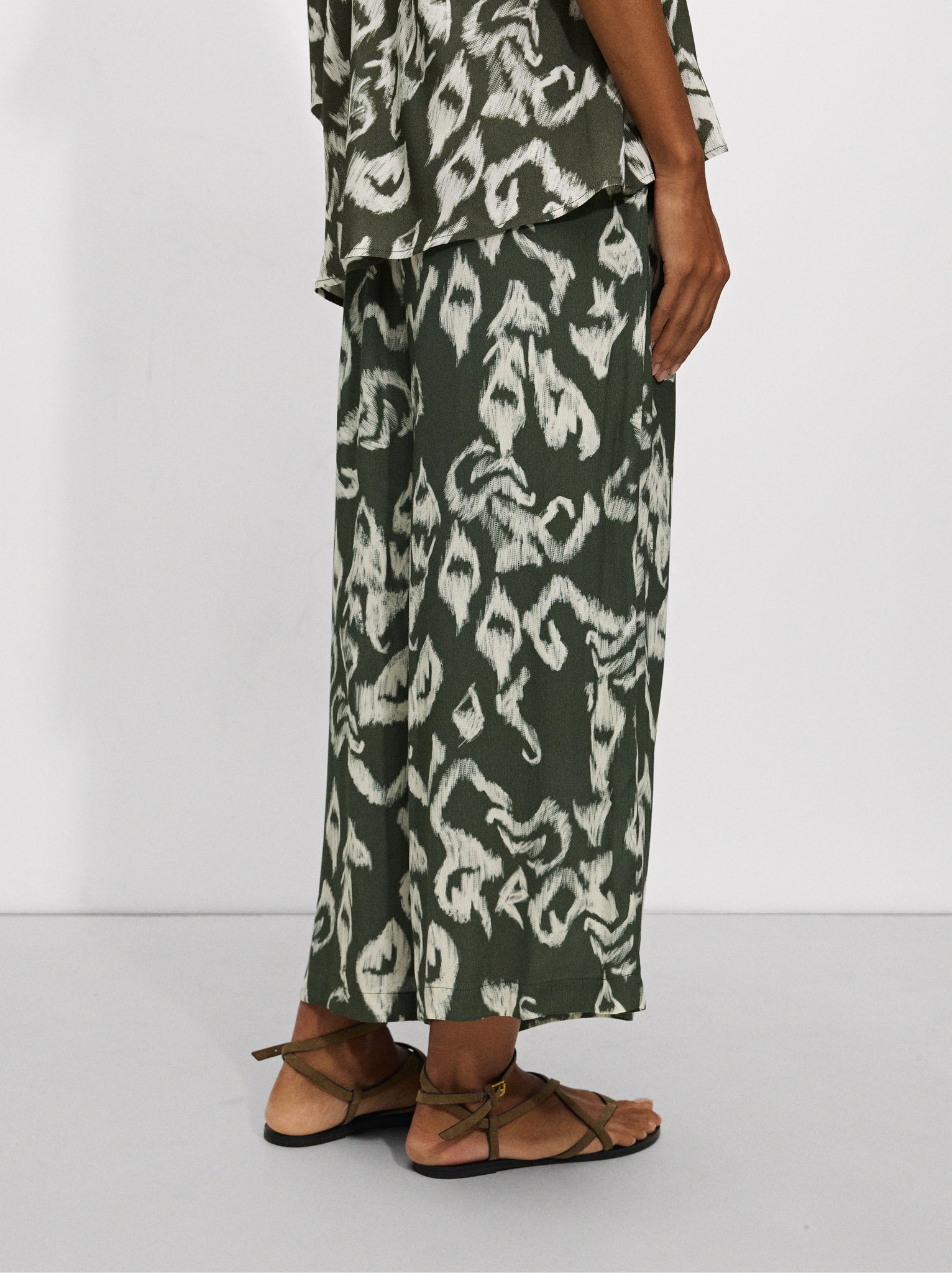 Printed Pants With Elastic Waistband