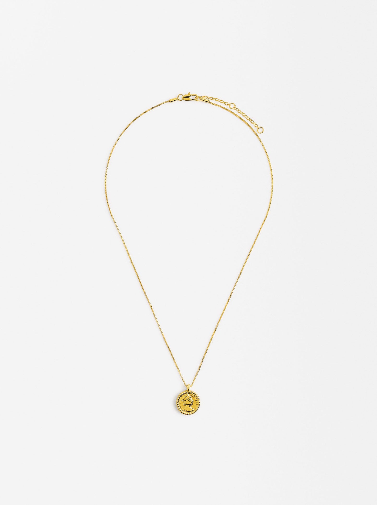 Short Medal Necklace With 18k Gold Plating