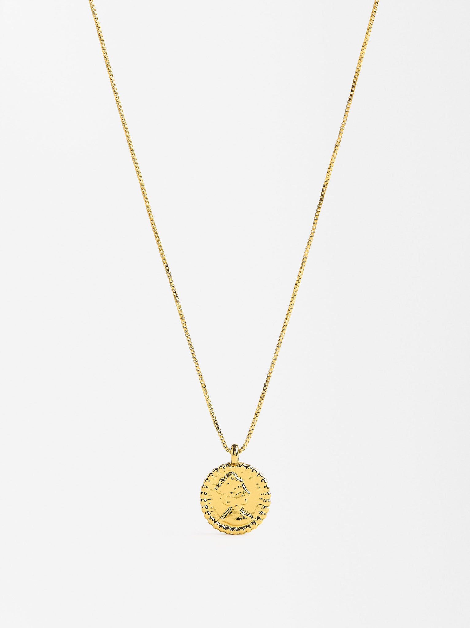 Short Medal Necklace With 18k Gold Plating