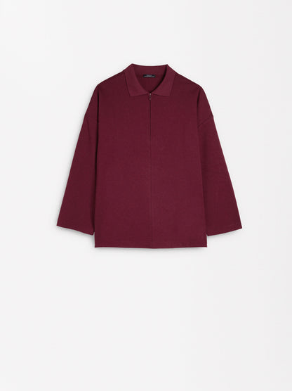 Sweater With Zipper Closure