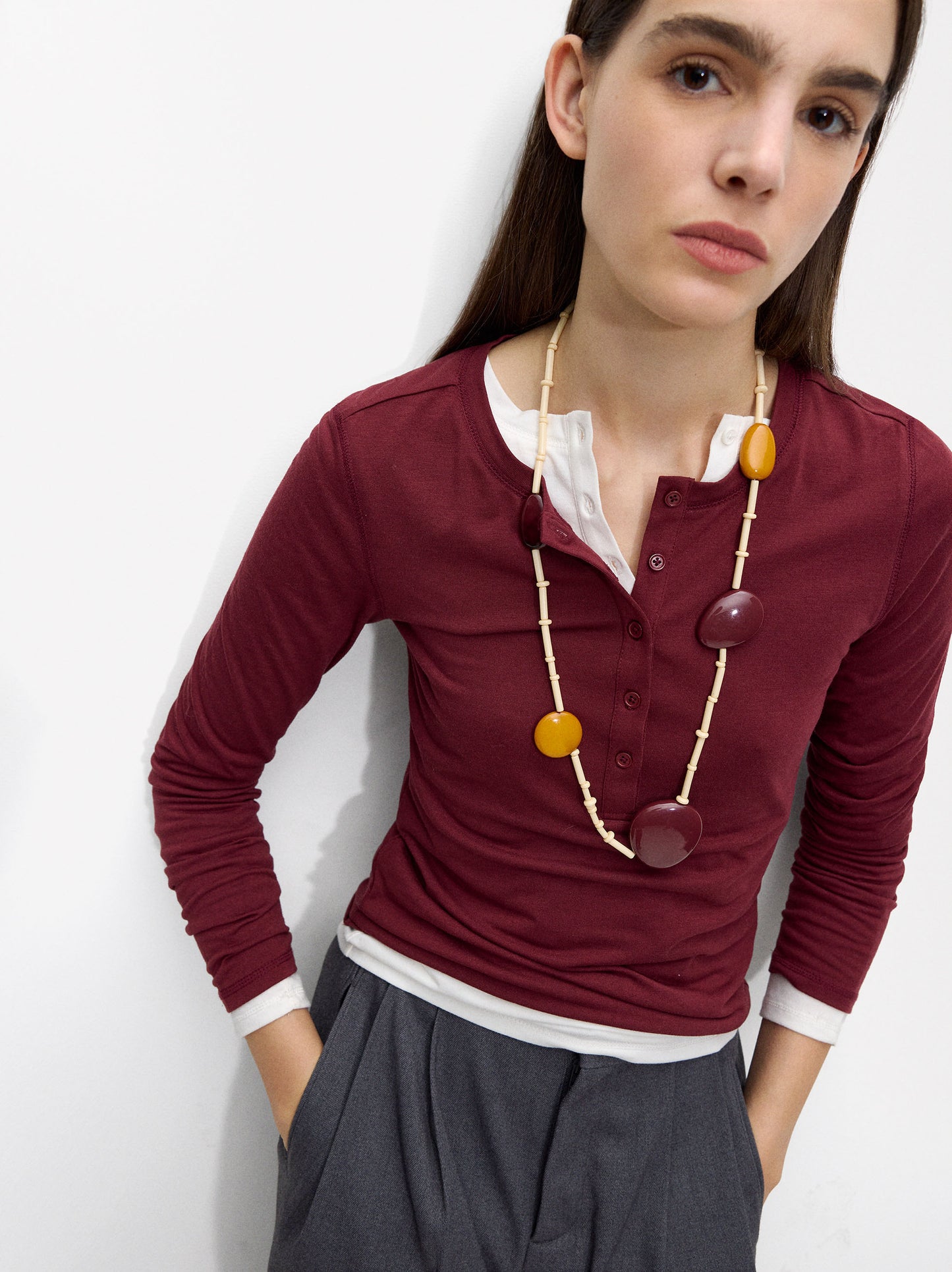 Long Necklace With Contrasting Colors