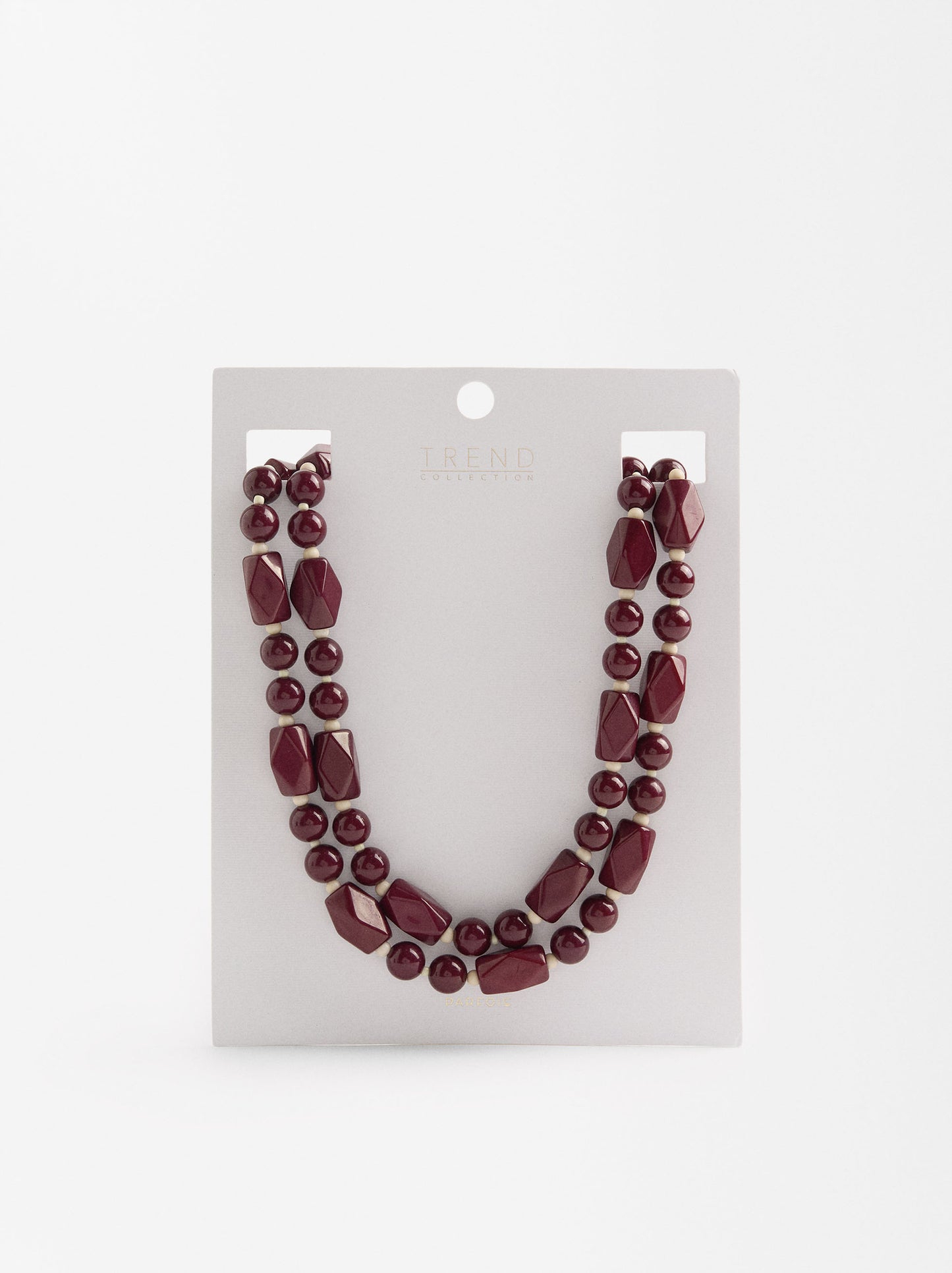 Short Necklace With Contrasting Details