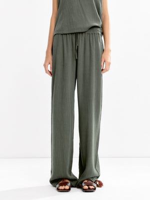 Loose-Fitting Trousers With Elastic Waistband