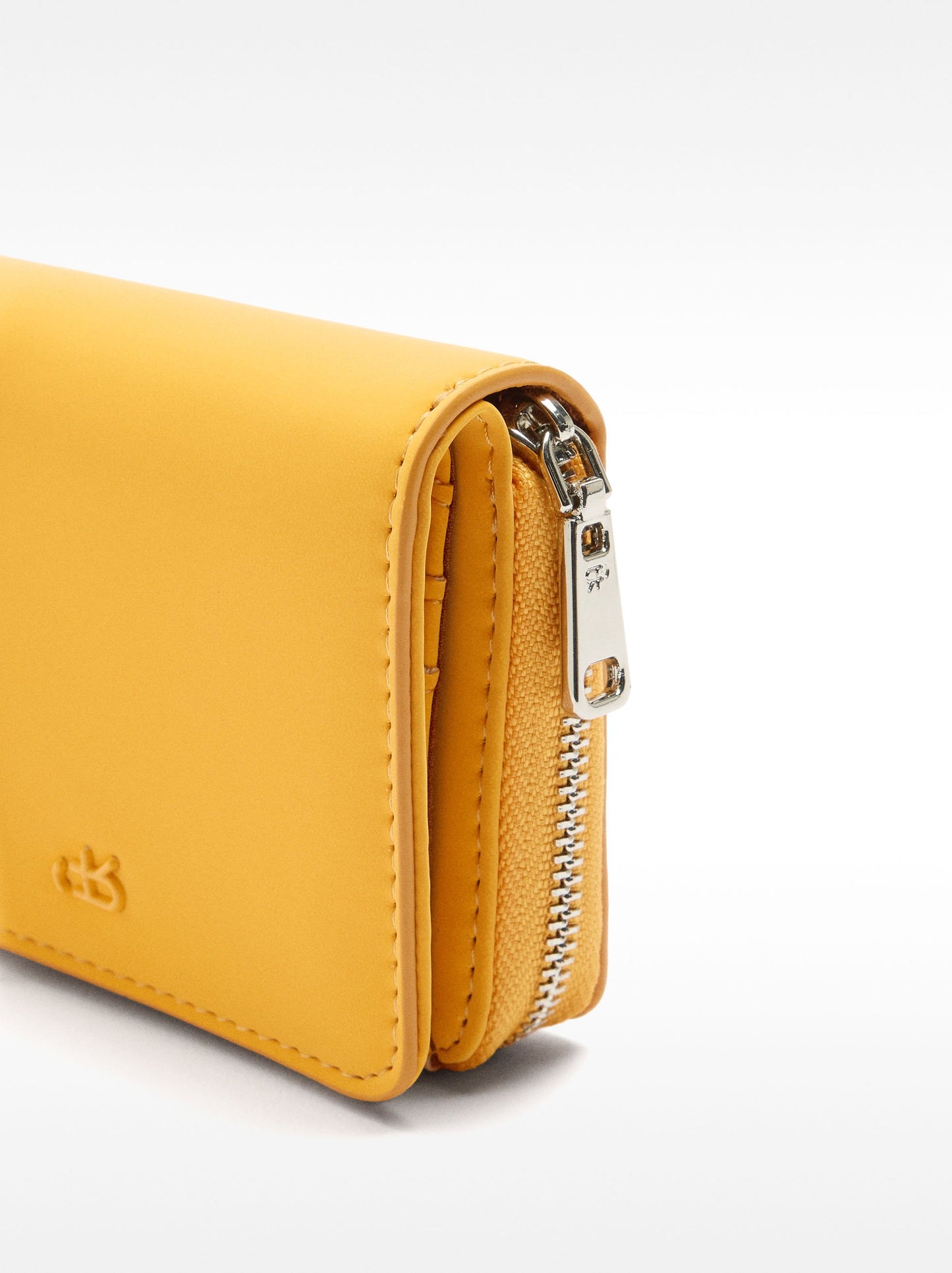 Basic Wallet With Soft Texture