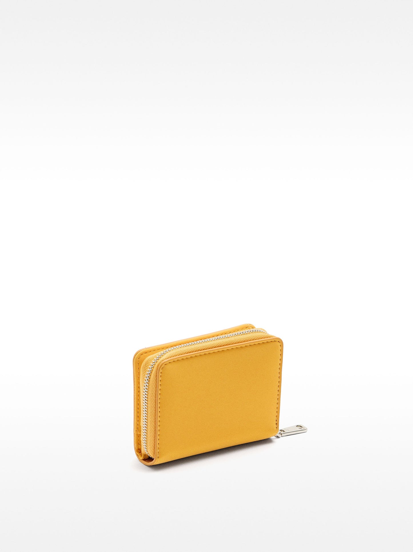 Basic Wallet With Soft Texture