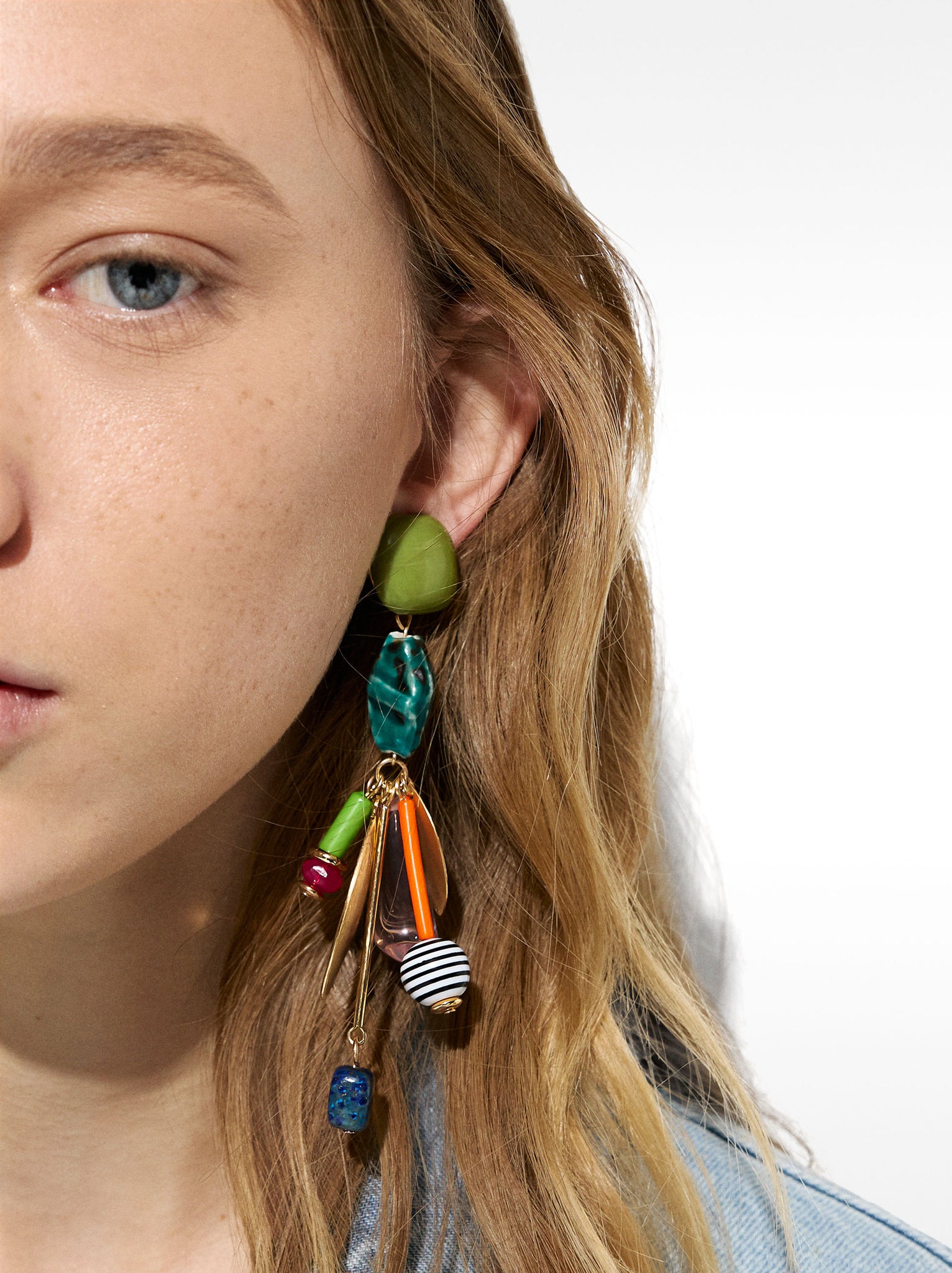 Long Earrings With Stone And Resin