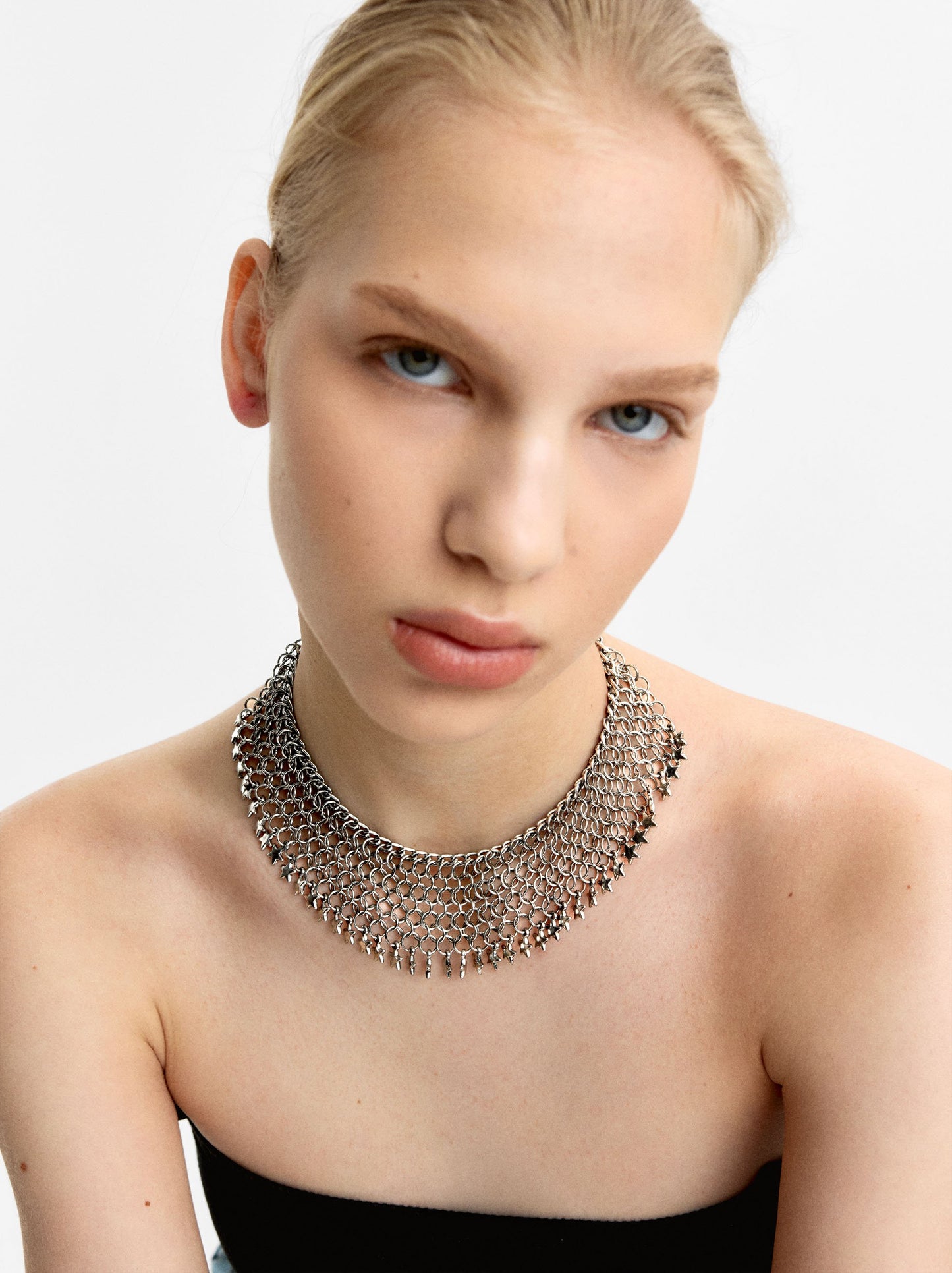 Intertwined Necklace With Stars