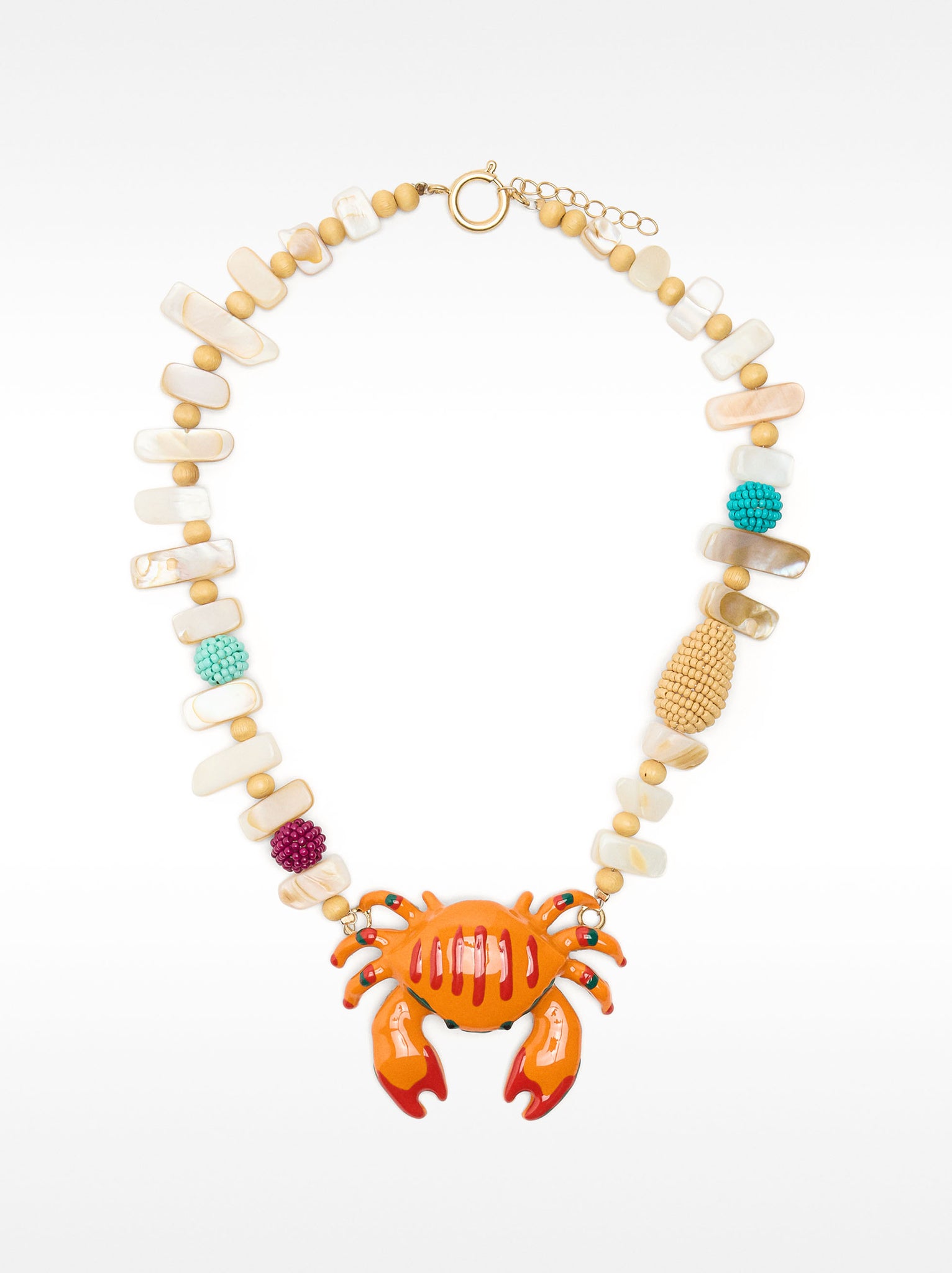 Short Necklace With Crab Shell Pendant