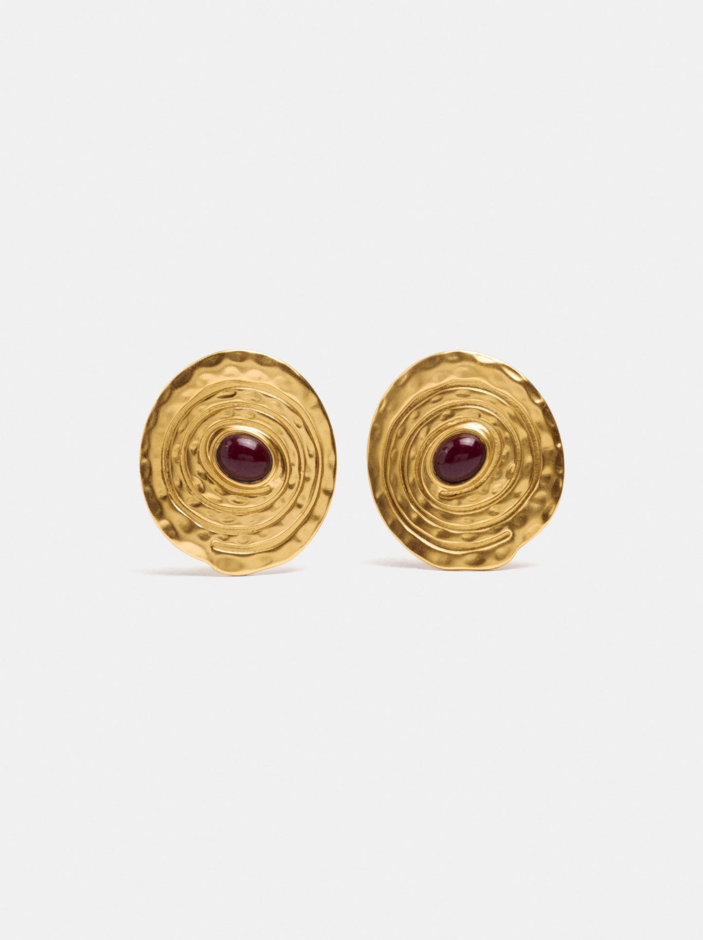Round Earrings With Stone