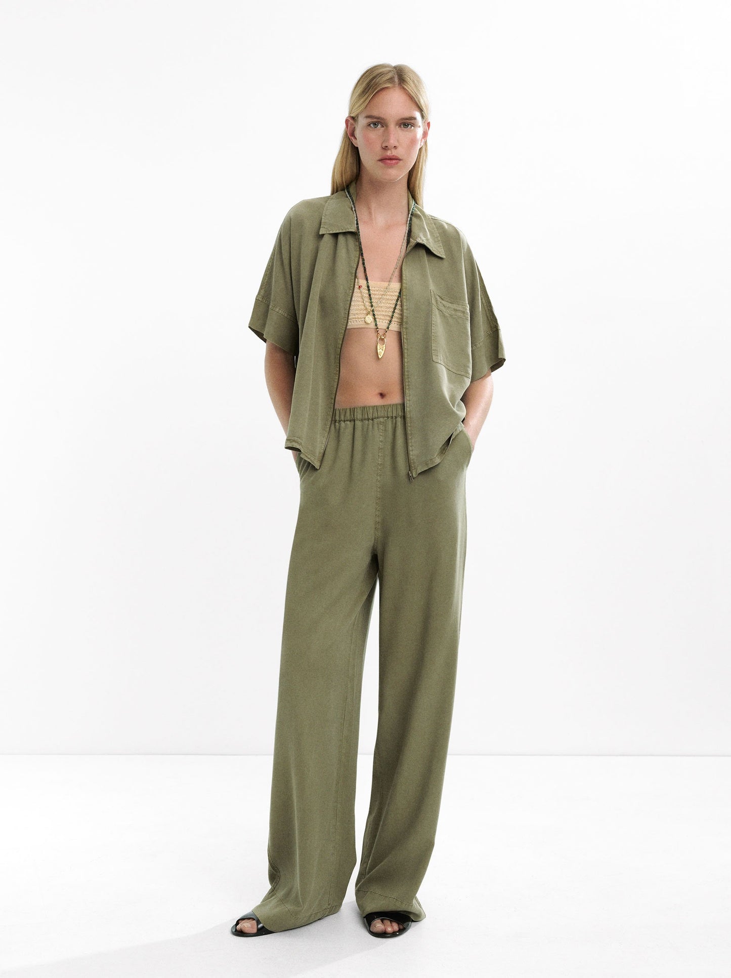 Loose-Fitting Trousers With Elastic Waistband