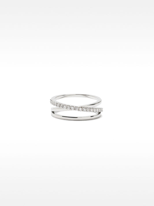 Triple-Effect Ring With Zirconia