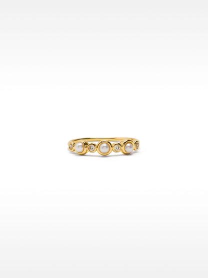 Ring With Zirconia And Pearls