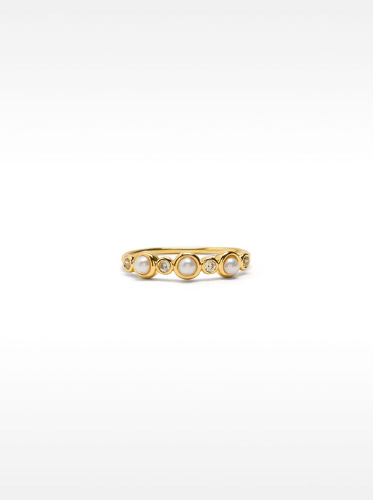 Ring With Zirconia And Pearls