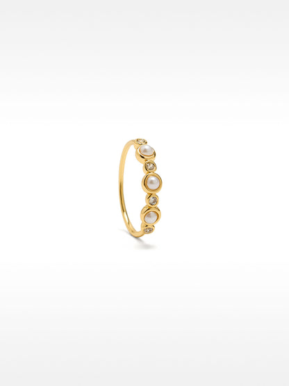 Ring With Zirconia And Pearls
