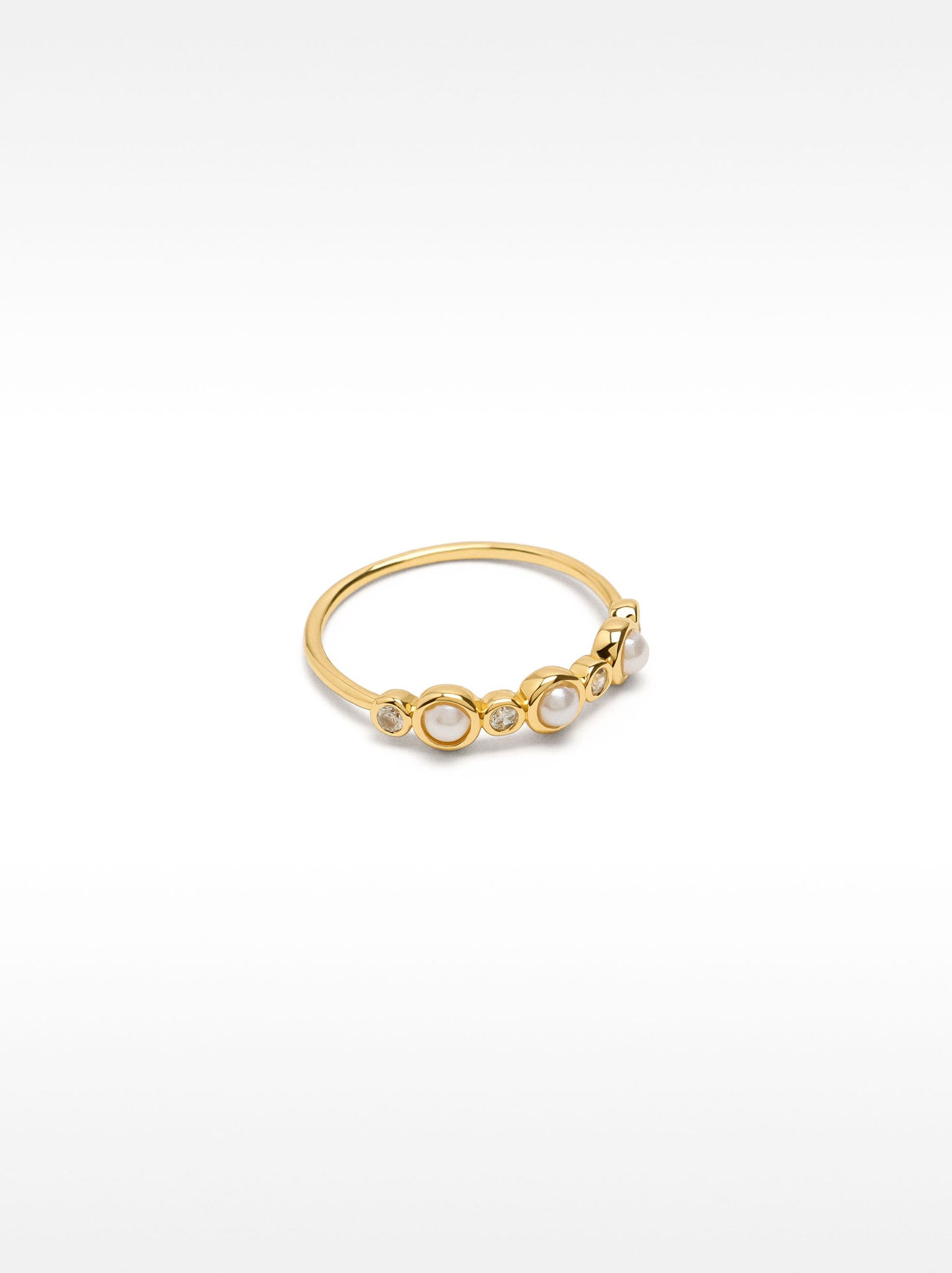 Ring With Zirconia And Pearls