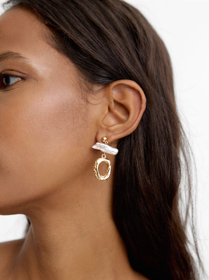 Asymmetrical Earrings With Pearls