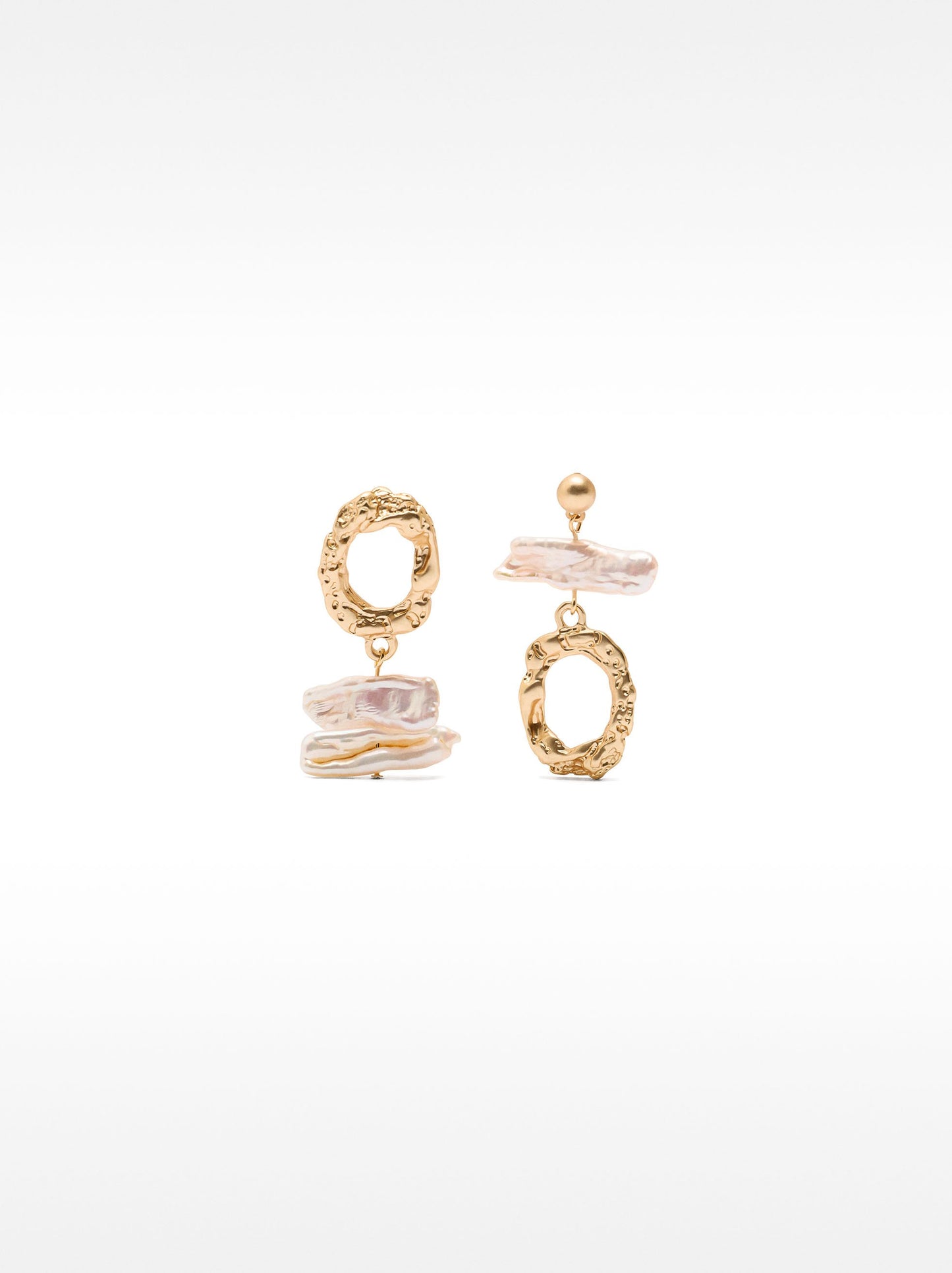 Asymmetrical Earrings With Pearls