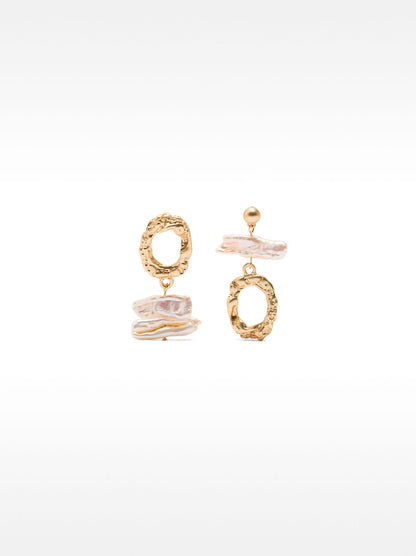 Asymmetrical Earrings With Pearls