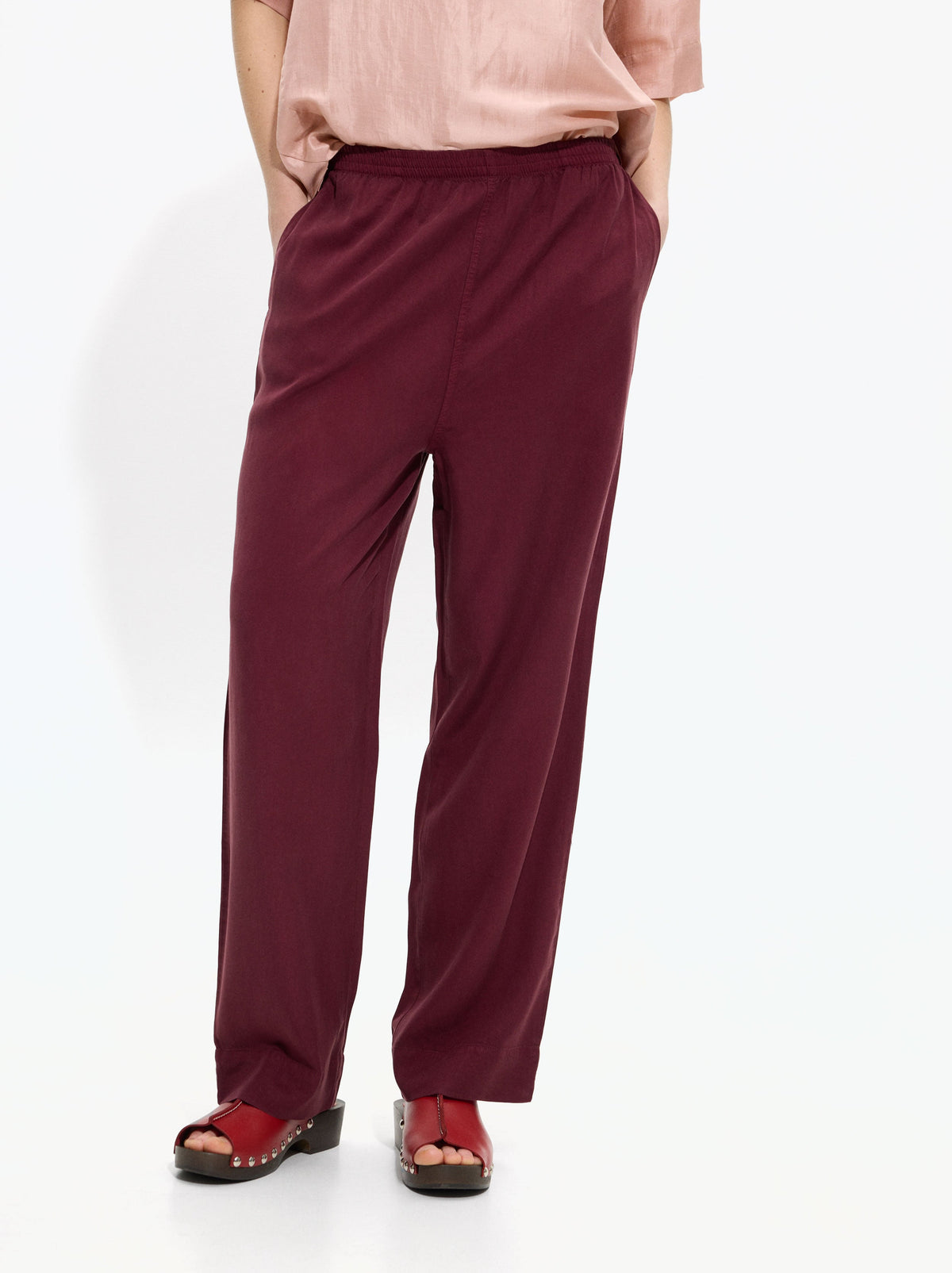 Fluid Trousers Made From 100% Lyocell