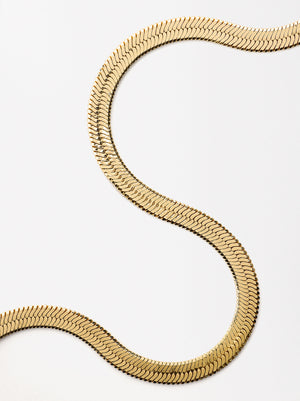 Short Necklace With Snake Chain