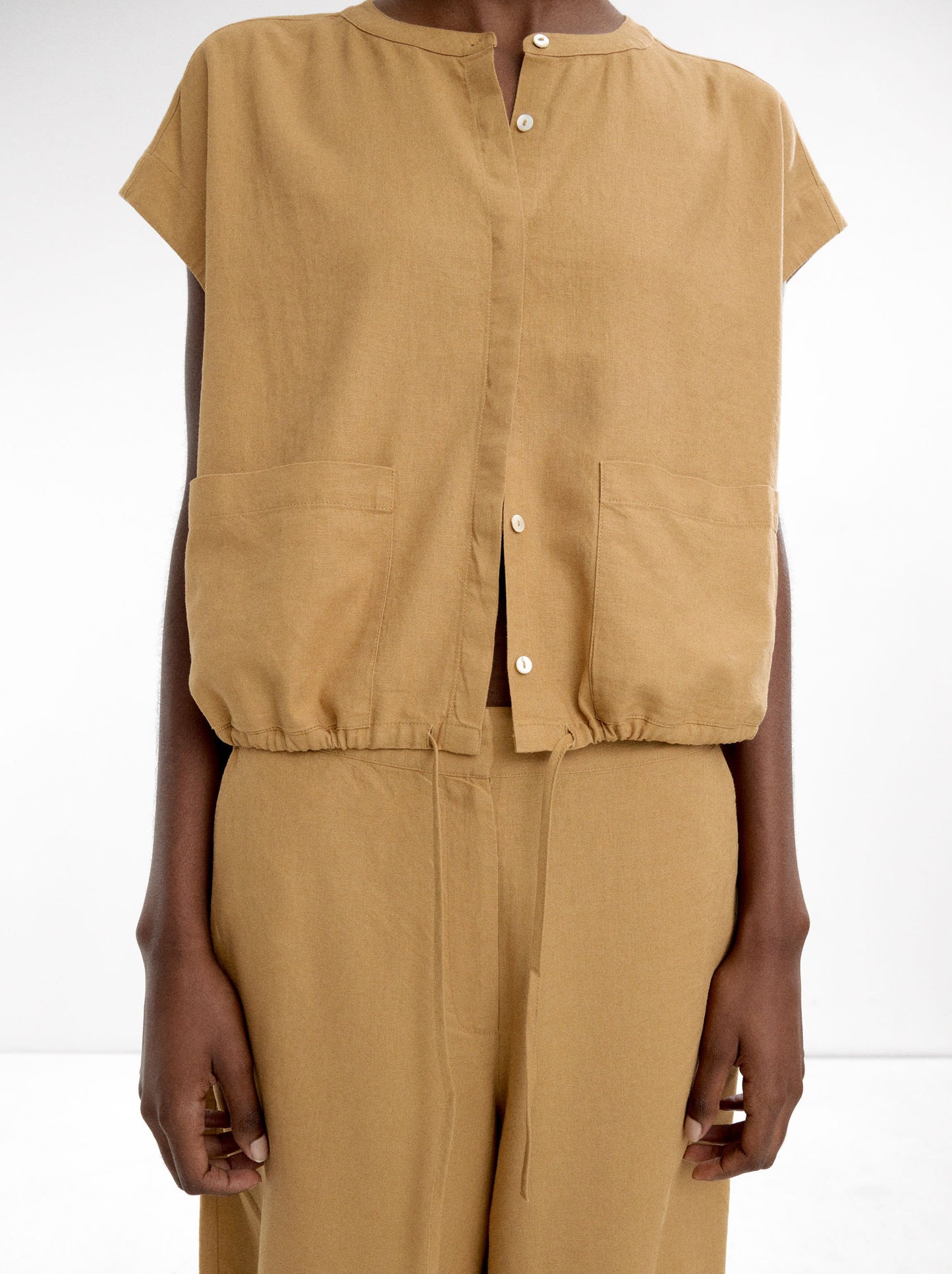 Short-Sleeved Shirt With Linen