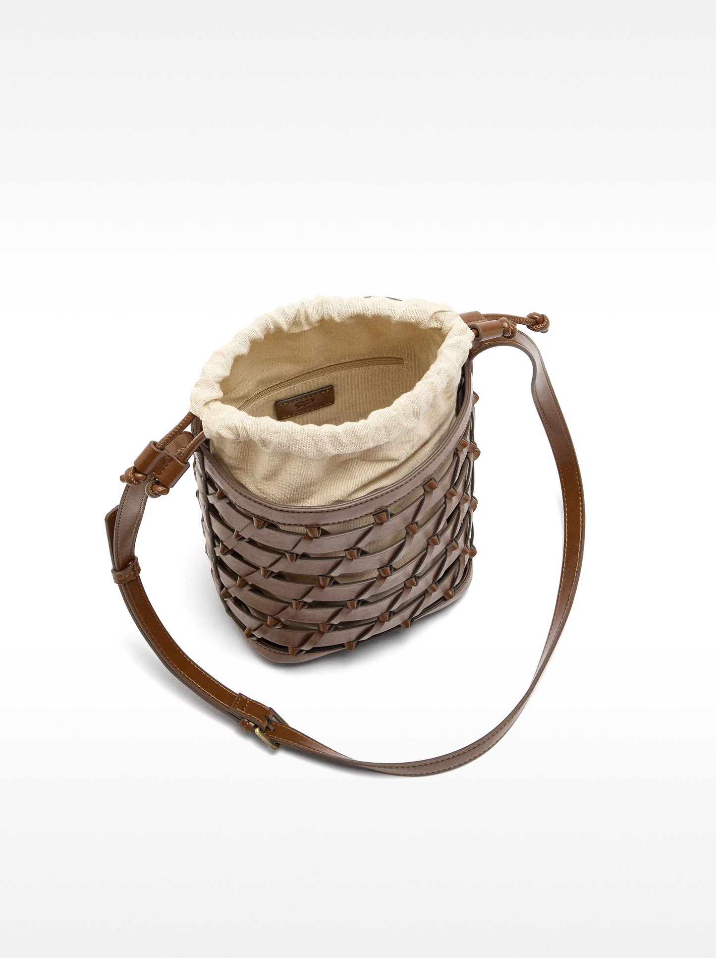 Bucket Bag Braided With Knots