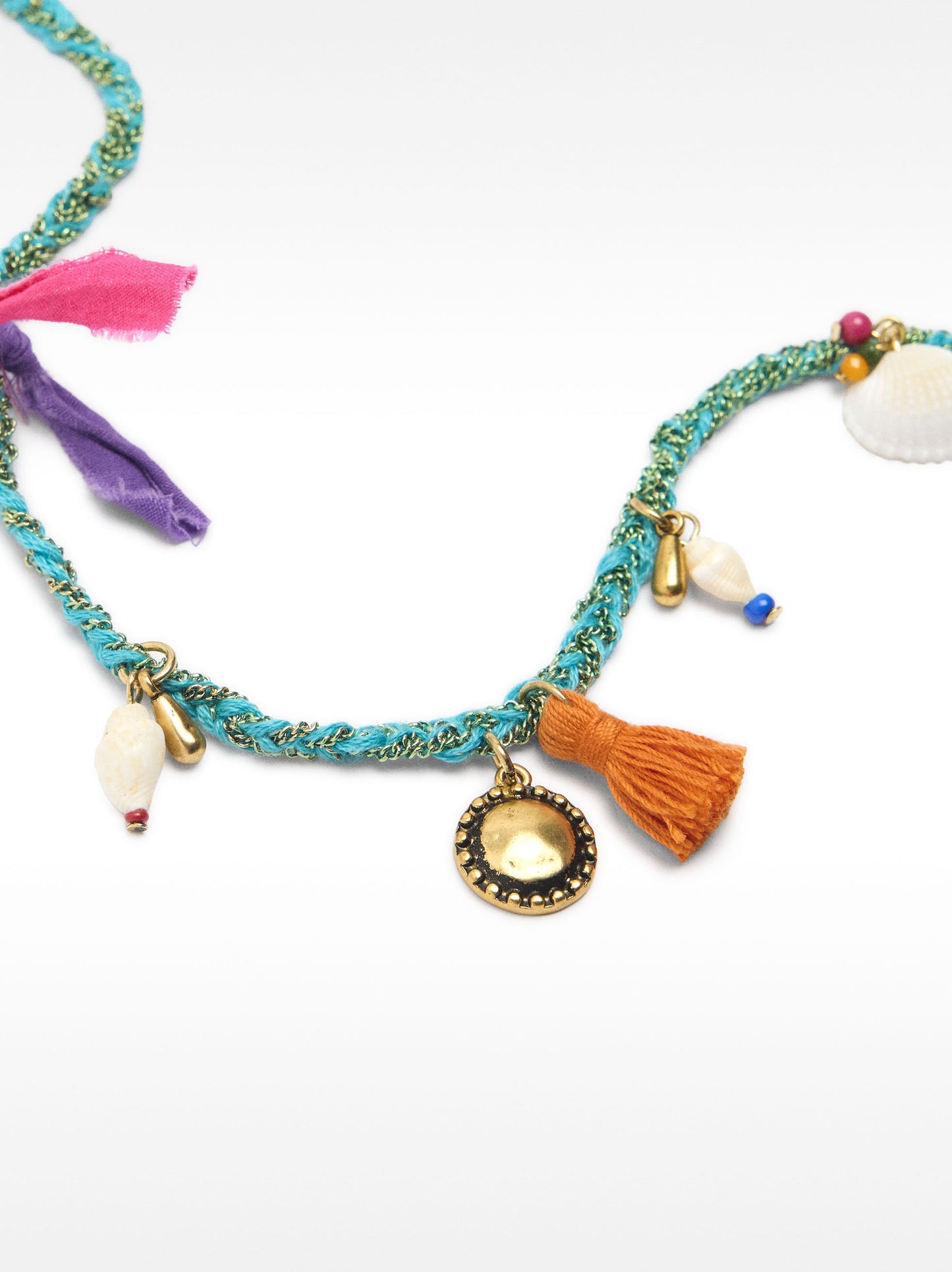 Short Necklace With Shells