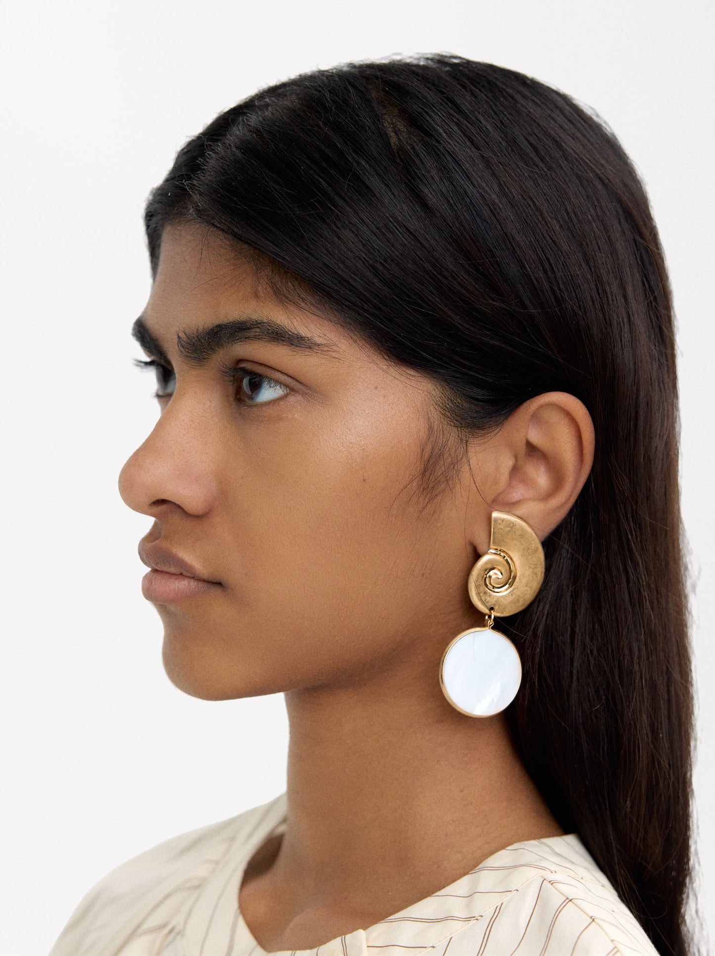 Long Earrings With Shells And Circles
