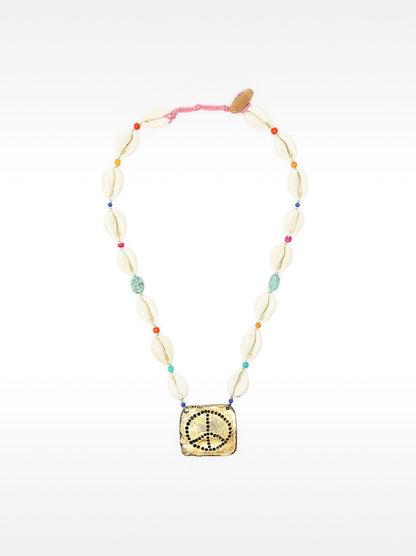 Short Shell Necklace With Pendant