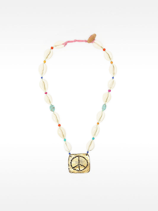 Short Shell Necklace With Pendant