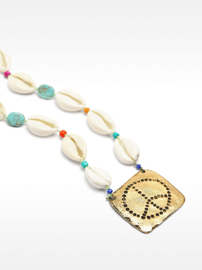 Short Shell Necklace With Pendant